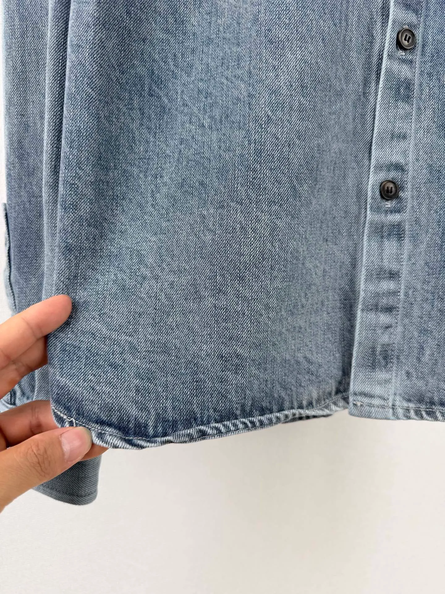 SAINT LAURENT PARIS Light Blue Blue YSL Versatile 1: YSL 2: ： 1:1 YSL 1:1 YSL ： Size： S M L XL